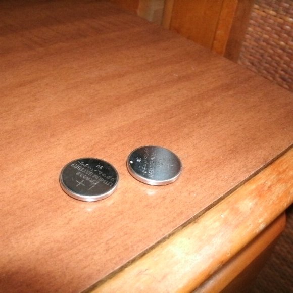 fine china Santa egg shaped musical ornament trinket box. - Picture 5 of 6